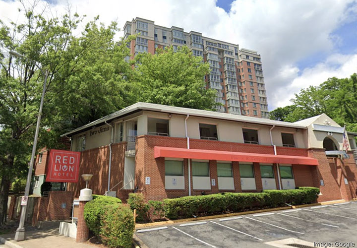1950s-era Rosslyn hotel